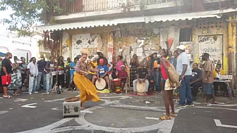 Akiyo ka la Rue Piétonne à Pointe-à-Pitre